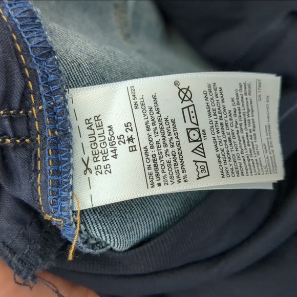 Gap Maternity jeans, Best Girlfriend jeans, size 25 - Picture 3 of 4